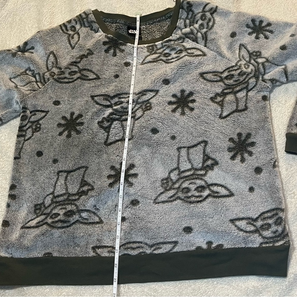 Star Wars Womens Baby Yoda Grogu Fleece Sweater Size XL Long Sleeve Pullover - Picture 4 of 7